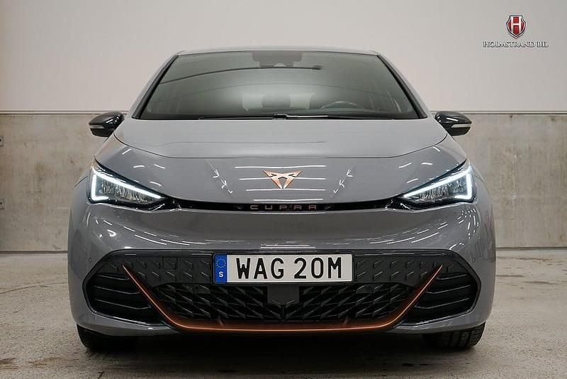 Begagnad Cupra Born 169 kW (231 HK) 2023 Grå Halvkombi