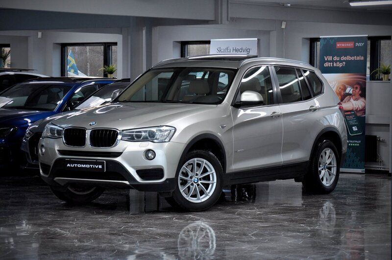 Ljusgrå (grå) Begagnad 2015 BMW X3 SUV | 179 900 kr (Marknadspris) - Bild 1/4