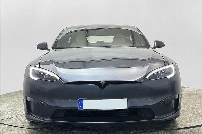 Begagnad Tesla Model S Plaid 759 kW (1033 HK) 2022 Grå Halvkombi