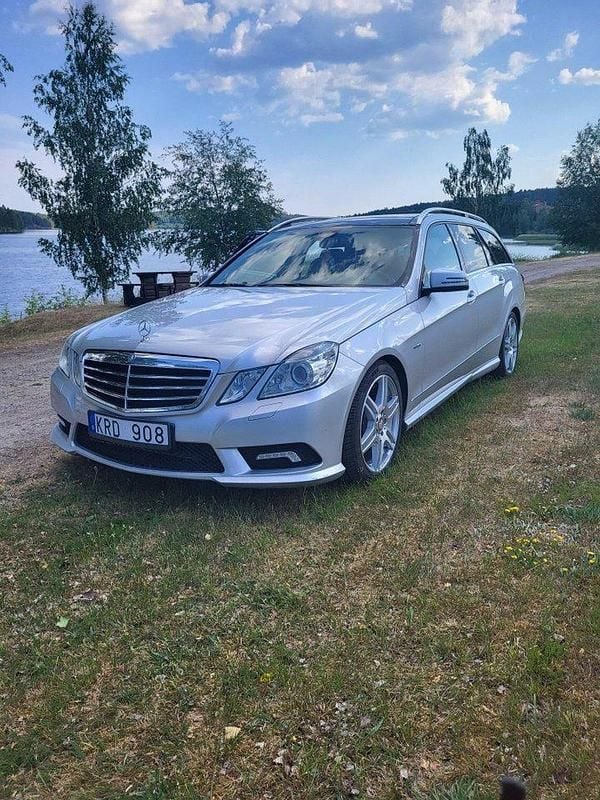 Silver Begagnad 2010 Mercedes E250 AMG Kombi | 80 000 kr (Superpris) - Bild 1/4