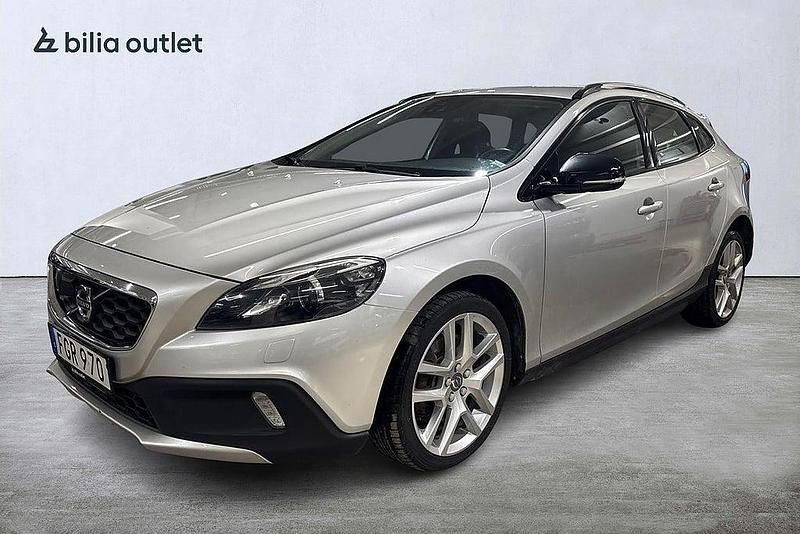 Silver Begagnad 2016 Volvo V40 CC Kombi | 149 000 kr (Marknadspris) - Bild 1/3