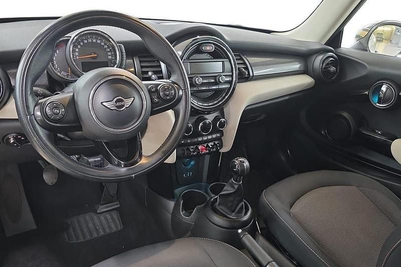 Begagnad Mini ONE 103 HK (75 kW) 2016 Vit Halvkombi