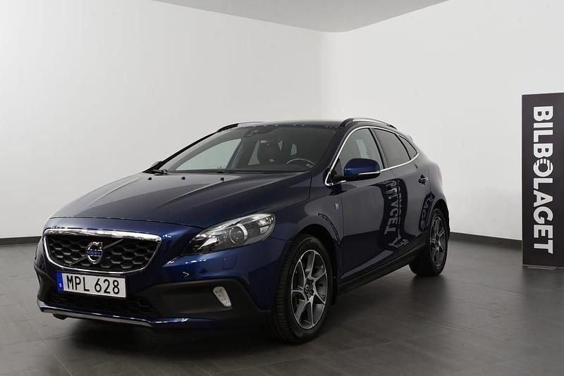 Blå Begagnad 2014 Volvo V40 CC Business Edition Kombi | 209 800 kr (Marknadspris) - Bild 1/4