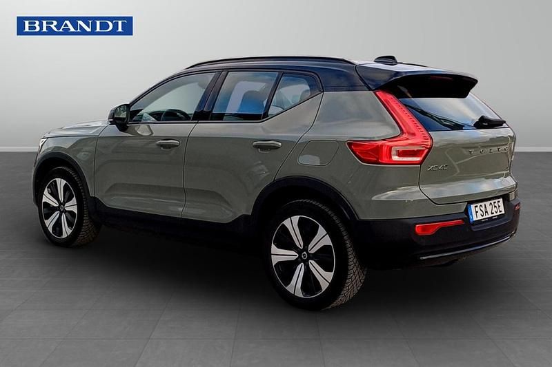 Begagnad Volvo XC40 Single Motor 175 kW (238 HK) 2023 Grön SUV