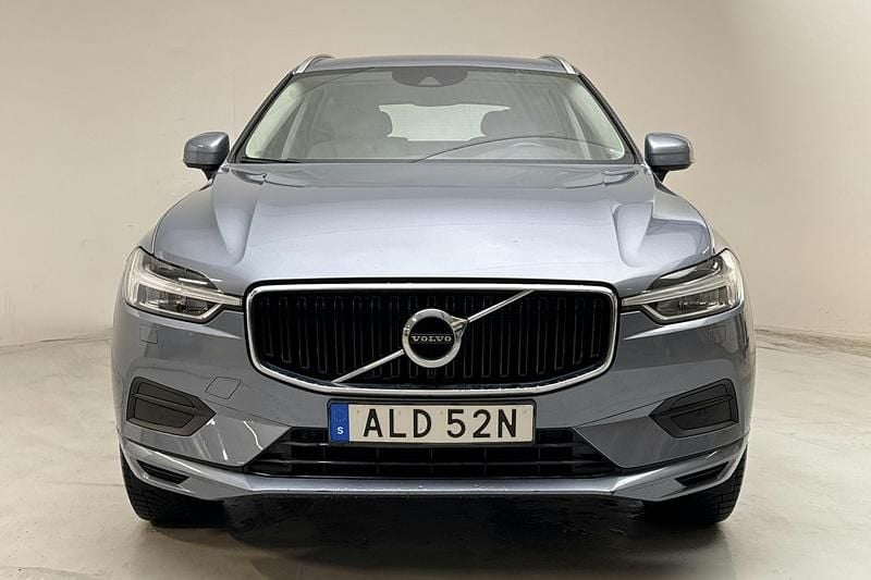 Begagnad Volvo XC60 Momentum 190 HK (139 kW) 2019 Ljusblå SUV