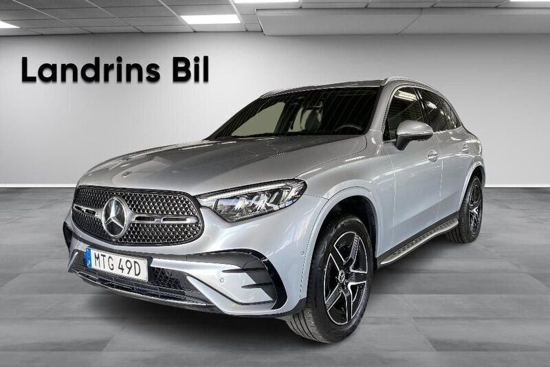 Silver Begagnad 2023 Mercedes GLC300e AMG SUV | 839 000 kr - Bild 1/4