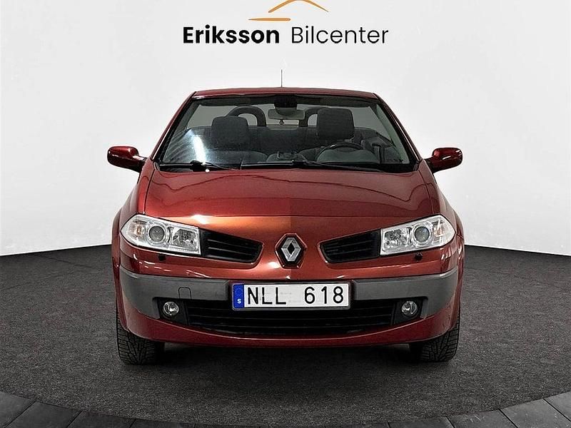 Begagnad Renault Mégane Cabriolet 112 HK (82 kW) 2006 Röd Cab
