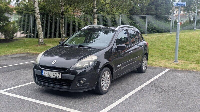 Svart Begagnad 2010 Renault Clio GrandTour Kombi | 35 000 kr (Bra pris) - Bild 1/4