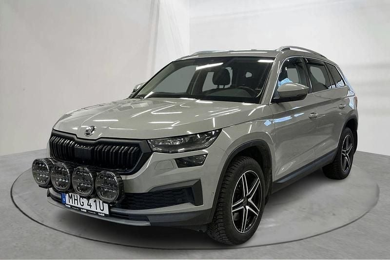 Grå Begagnad 2022 Skoda Kodiaq Business Line SUV | 269 000 kr (Bra pris) - Bild 1/4