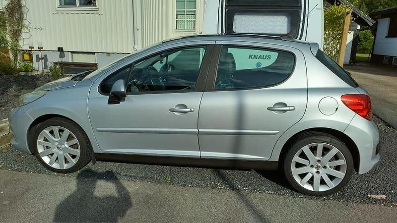 Begagnad Peugeot 207 GT 150 HK (110 kW) 2007