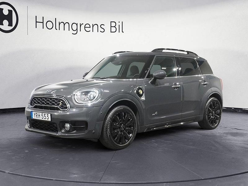 Grå Begagnad 2018 Mini Cooper Countryman SUV | 239 500 kr (Marknadspris) - Bild 1/4