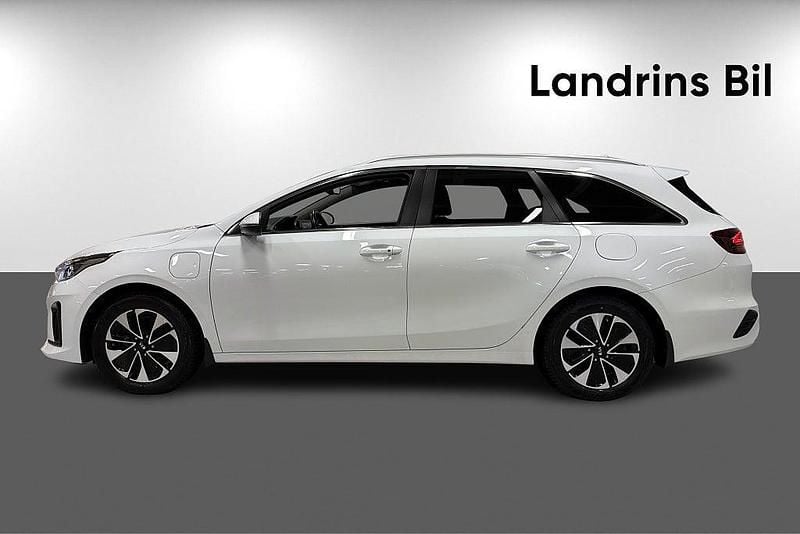 Begagnad Kia Ceed Sportswagon 141 HK (103 kW) 2020 Vit Kombi