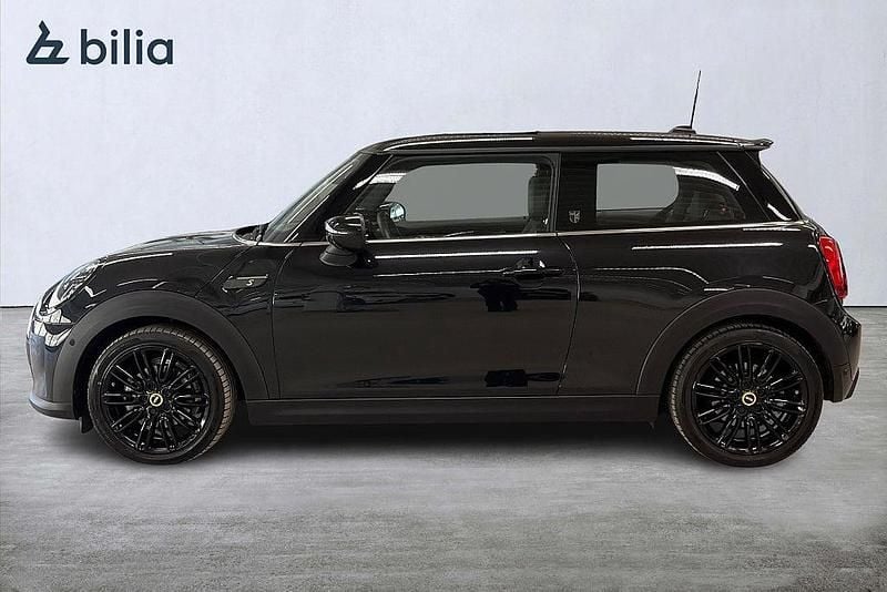Begagnad Mini Cooper 135 kW (184 HK) 2023 Midnight black metallic Halvkombi