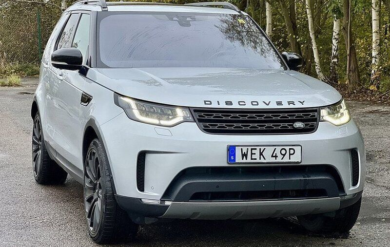 Grå Begagnad 2019 Land Rover Discovery 5 SUV | 569 900 kr - Bild 1/4