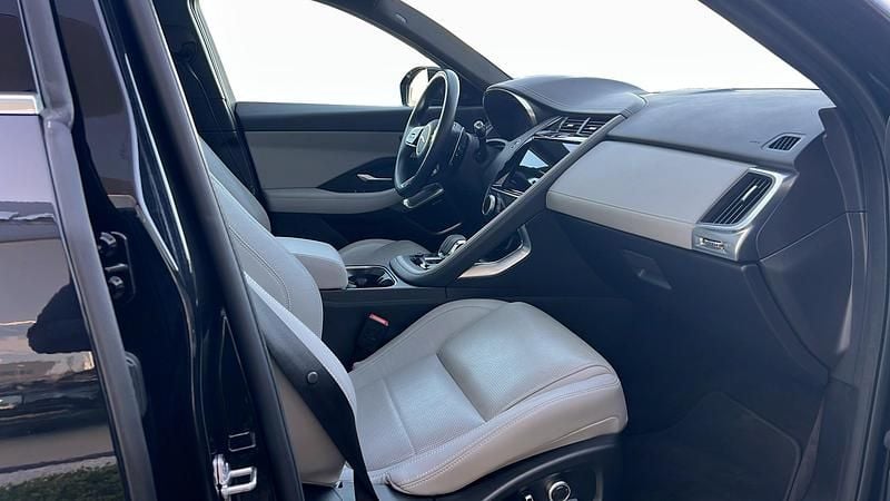 Begagnad Jaguar E-Pace 2022 Svart SUV