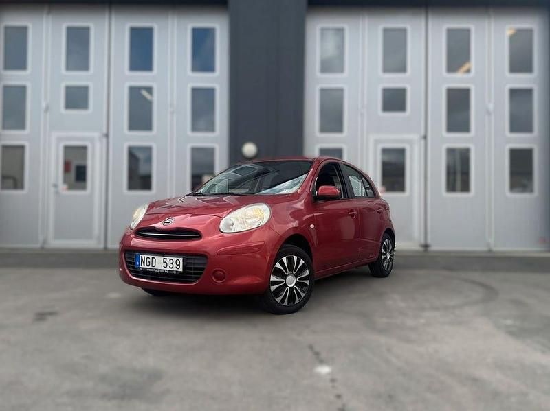 Begagnad Nissan Micra 80 HK (58 kW) 2013 Röd Halvkombi