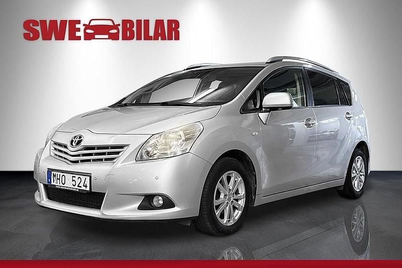 Silver Begagnad 2011 Toyota Verso Minibuss | 59 900 kr (Marknadspris) - Bild 1/4
