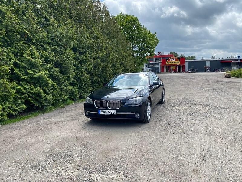 Begagnad 2011 BMW 730 Sedan | 119 000 kr (Marknadspris) - Bild 1/4