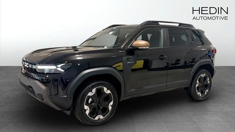 Svart (black) Ny 2024 Dacia Duster Extreme SUV | 337 500 kr (Marknadspris) - Bild 1/4