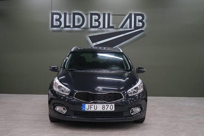 Begagnad Kia Ceed Sportswagon 135 HK (99 kW) 2013 Svart Kombi