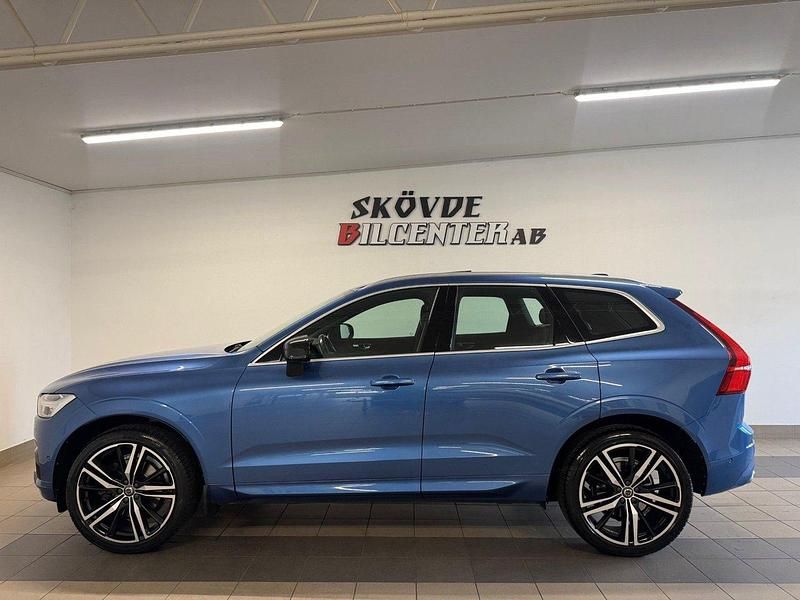 Blå Begagnad 2017 Volvo XC60 R-Design SUV | 339 500 kr - Bild 1/4