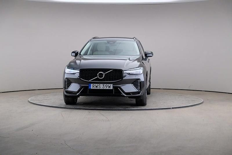 Begagnad Volvo XC60 Plus 350 HK (257 kW) 2022 Grå SUV