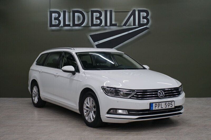 Vit Begagnad 2015 VW Passat Kombi | 129 900 kr (Bra pris) - Bild 1/4
