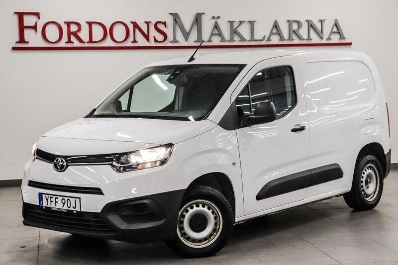 Vit Begagnad 2020 Toyota Proace City Van | 149 900 kr (Marknadspris) - Bild 1/4