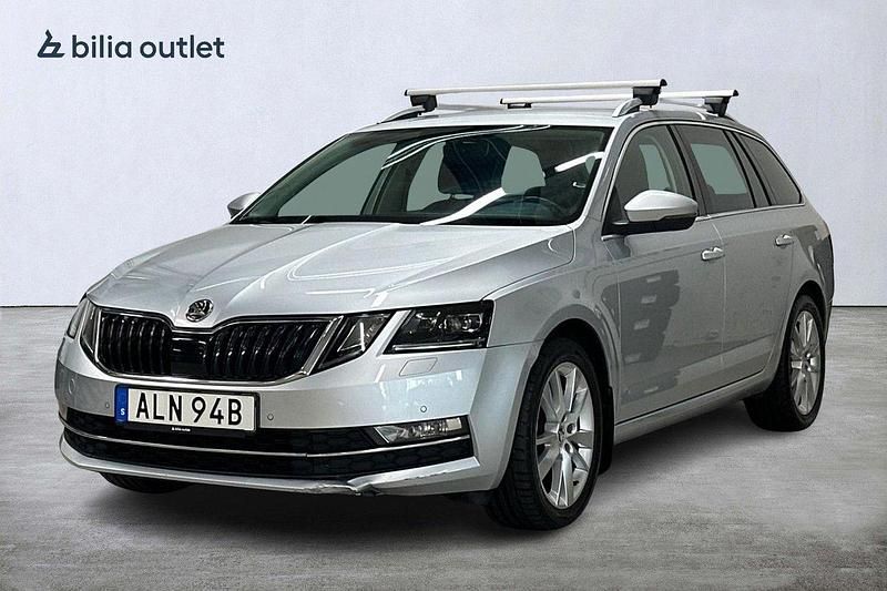 Silver Begagnad 2019 Skoda Octavia Style Kombi | 199 900 kr (Marknadspris) - Bild 1/4