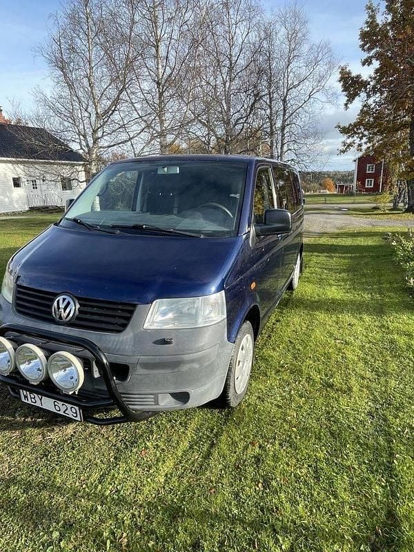 Blå Begagnad 2004 VW T5 Van | 40 000 kr (Marknadspris) - Bild 1/4