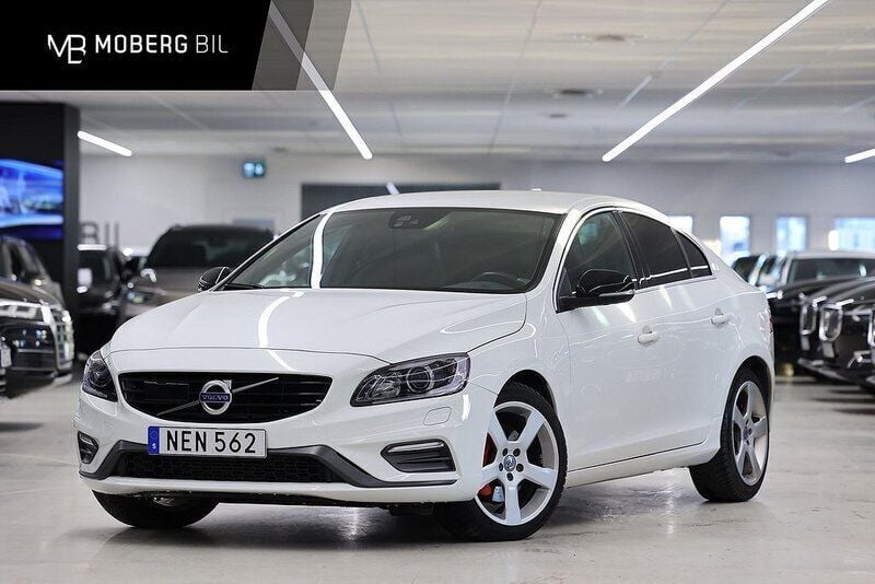 Vit Begagnad 2016 Volvo S60 R-Design Sedan | 209 900 kr (Lite dyr) - Bild 1/3