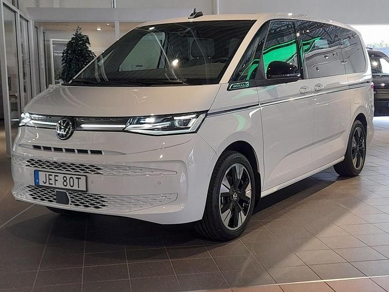 Vit (candyvit) Ny 2025 VW Multivan Style Minibuss | 835 075 kr (Lite dyr) - Bild 1/4