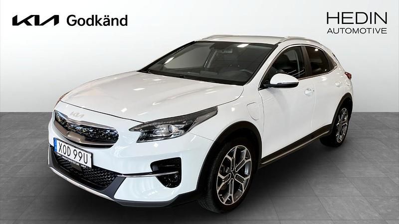 Vit (white) Begagnad 2022 Kia XCeed Advance SUV | 259 900 kr (Marknadspris) - Bild 1/4