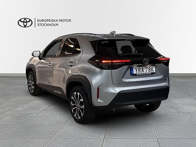 Begagnad Toyota Yaris Cross Active 92 HK (67 kW) 2025 Silver SUV