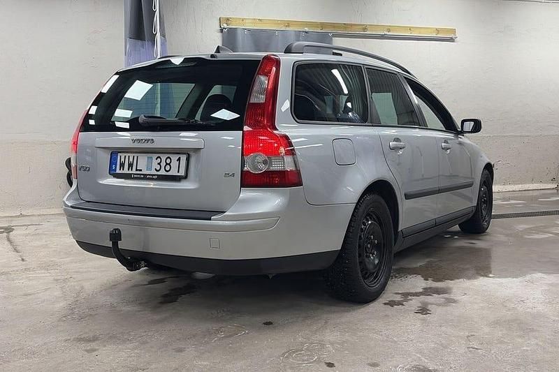 Begagnad Volvo V50 140 HK (102 kW) 2006 Grå Kombi
