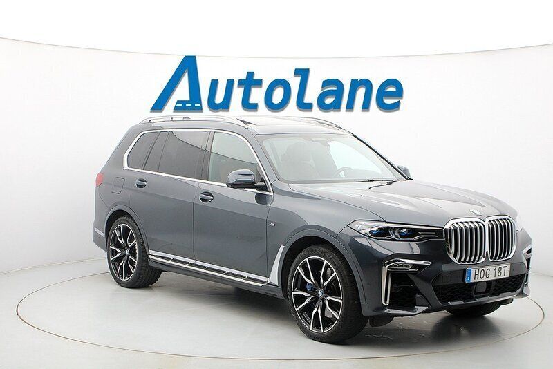 Arktisgrå brillianteffekt Begagnad 2020 BMW X7 M Sport SUV | 739 900 kr - Bild 1/3