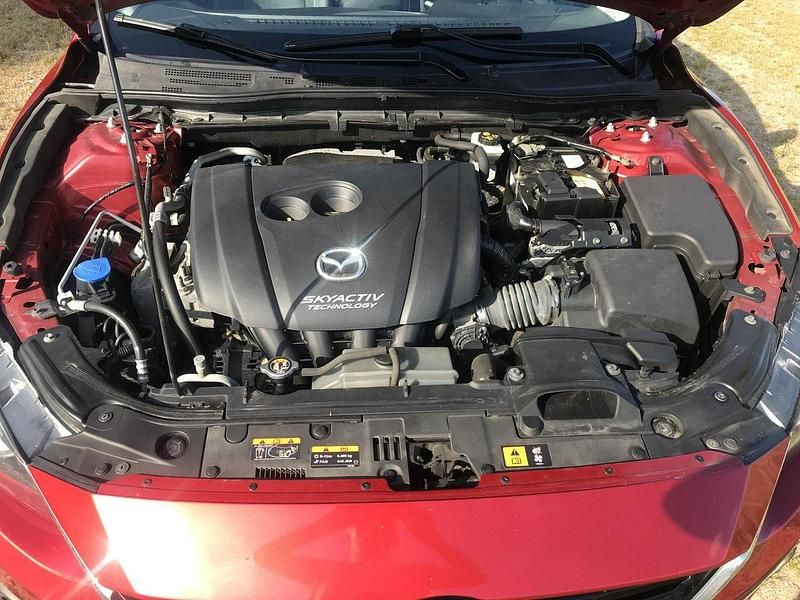 Röd Begagnad 2015 Mazda 3 Inclusive Halvkombi | 69 000 kr (Bra pris) - Bild 1/4