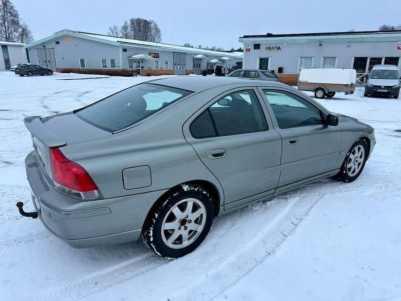 Begagnad Volvo S60 Momentum 210 HK (154 kW) 2006 Sedan
