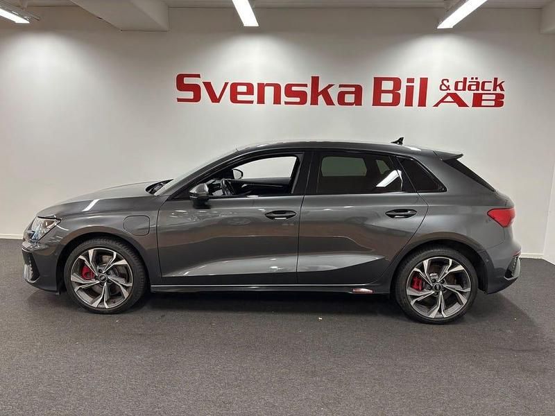 Begagnad Audi A3 Comfort 245 HK (180 kW) 2021 Grå Sedan