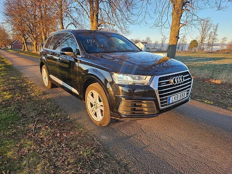 Svart Begagnad 2016 Audi Q7 S-Line SUV | 249 900 kr (Bra pris) - Bild 1/4