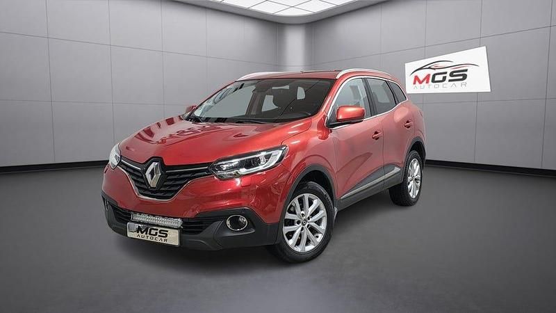 Röd Begagnad 2018 Renault Kadjar LIMITED SUV | 84 900 kr (Dyr) - Bild 1/4