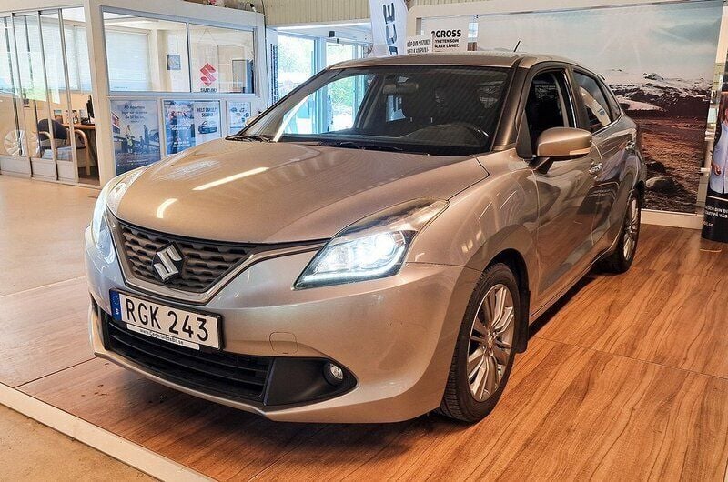 Silver Begagnad 2016 Suzuki Baleno Halvkombi | 84 900 kr - Bild 1/1