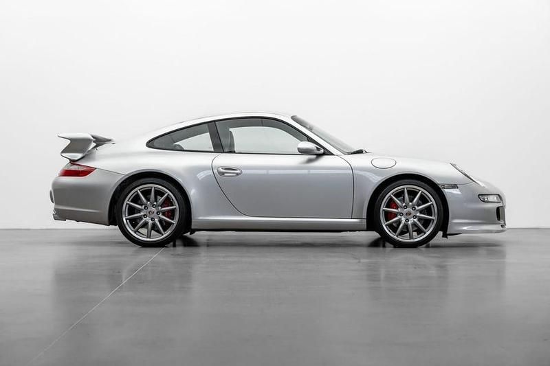 Begagnad Porsche 911 Carrera S 355 HK (261 kW) 2007 Silver Sportkupé