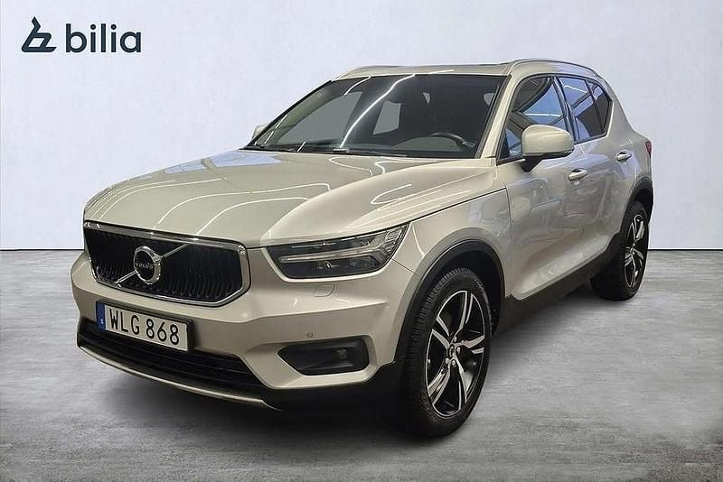 Silver Begagnad 2018 Volvo XC40 Momentum SUV | 289 000 kr (Bra pris) - Bild 1/3
