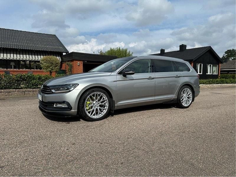 Silver Begagnad 2015 VW Passat GTS Kombi | 169 000 kr (Marknadspris) - Bild 1/4