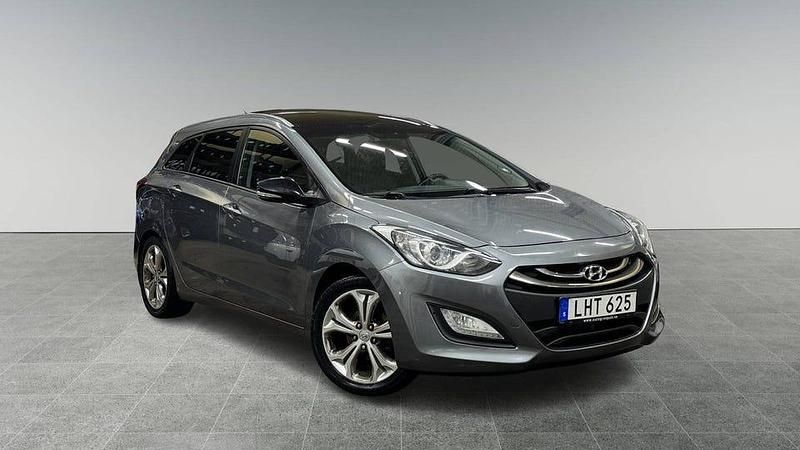 Grå Begagnad 2014 Hyundai i30 Kombi | 64 900 kr (Marknadspris) - Bild 1/4