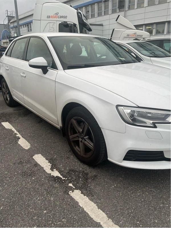 Begagnad Audi A3 Proline 116 HK (85 kW) 2018 Sedan