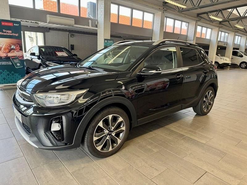 Svart Begagnad 2018 Kia Stonic Advance SUV | 144 900 kr (Marknadspris) - Bild 1/4