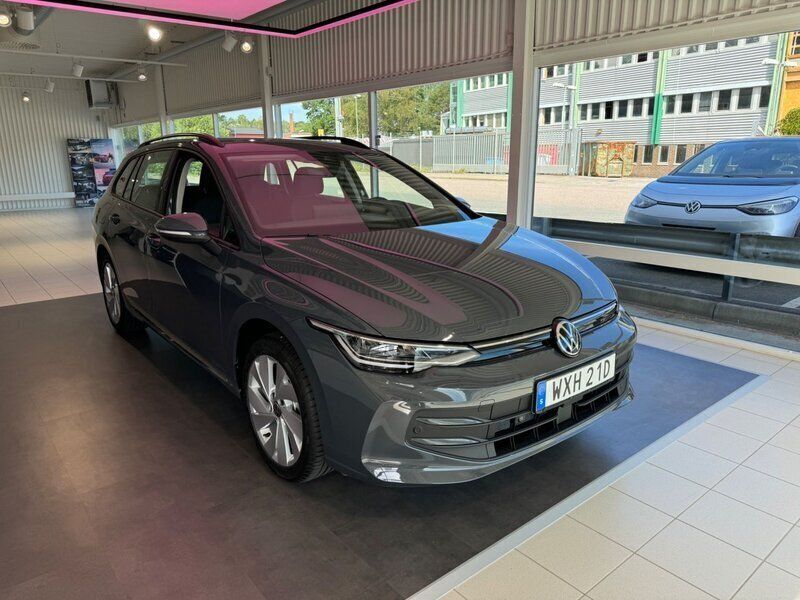 Ny 2024 VW Golf VIII Kombi | 357 200 kr (Marknadspris) - Bild 1/4