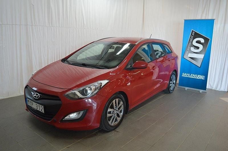 Röd Begagnad 2012 Hyundai i30 Select Kombi | 69 000 kr (Marknadspris) - Bild 1/4